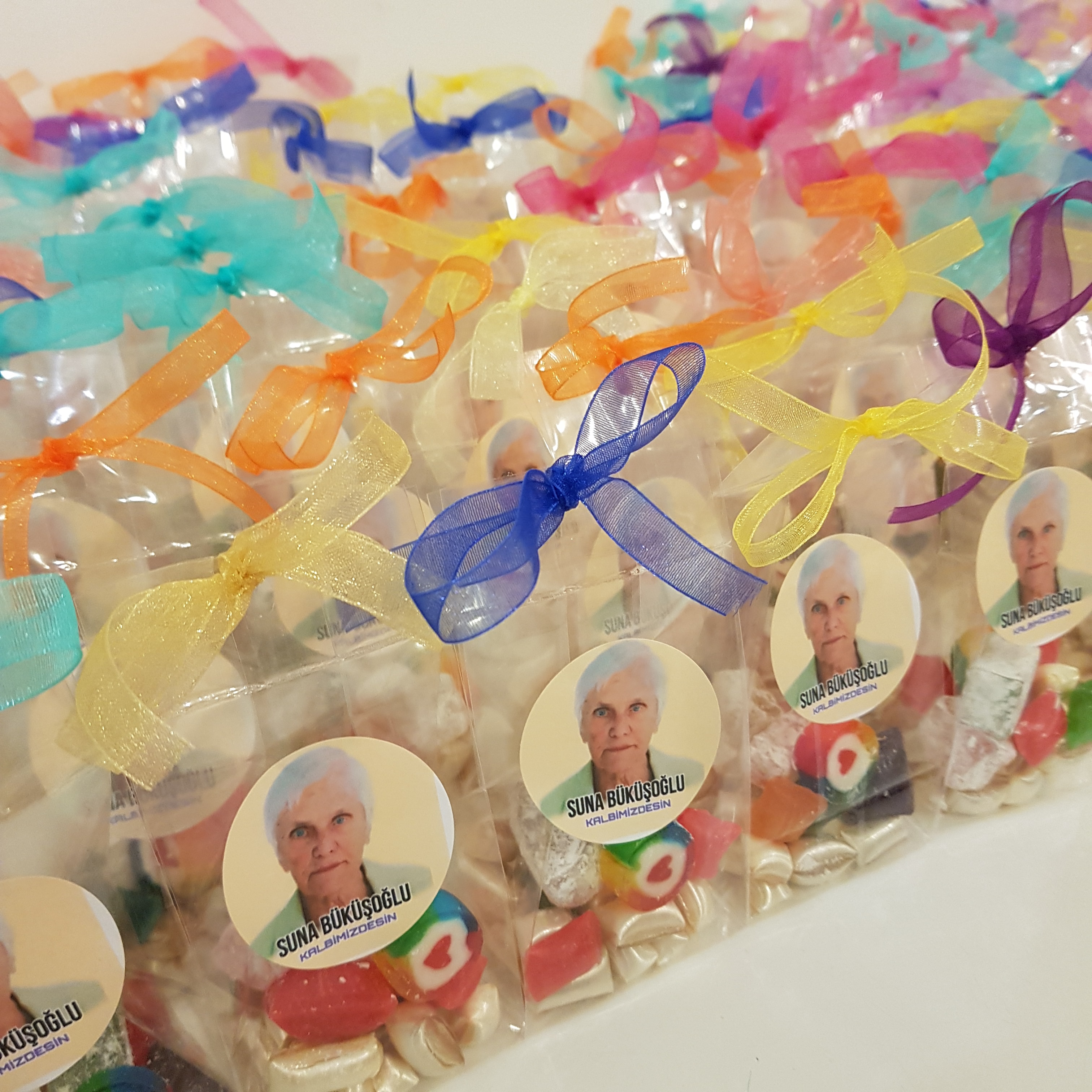 24 ADET PAKETLİ ETİKETLİ KURDELELİ AKİDE + MEVLÜT ŞEKERİ + KUŞ LOKUMLU MEVLÜT ŞEKERİ 30 gr M05